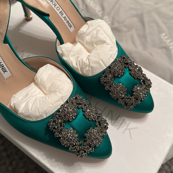 MANOLO BLAHNIK Hangisli Green Satin Jewel Buckle Slingback Pumps - Picture 11 of 12